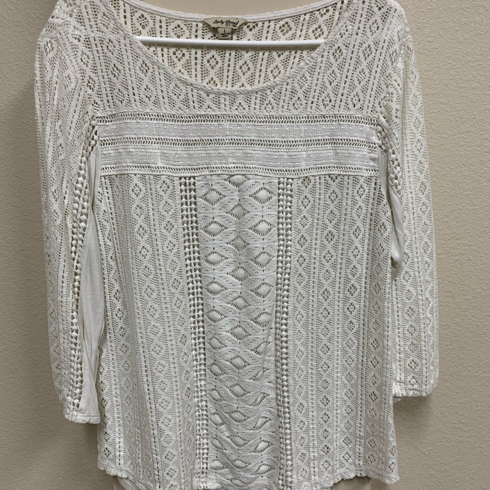 Detailed off white top